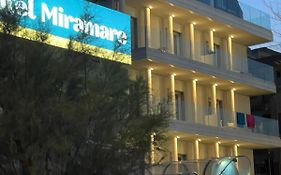 Hotel Miramare con piscina