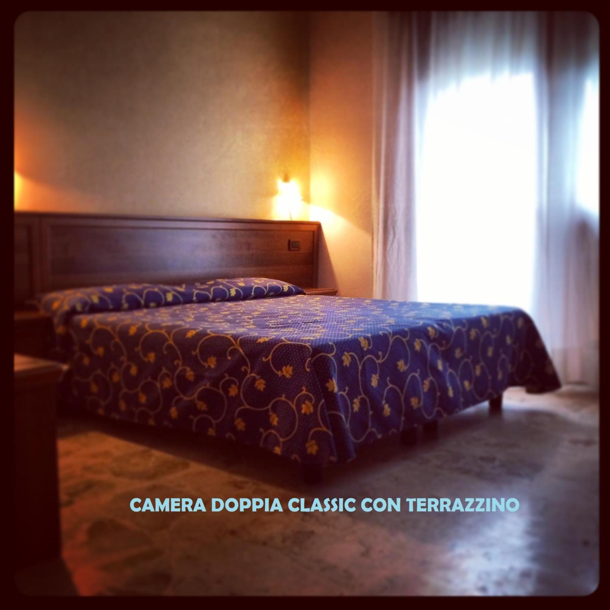 Hotel Miramare con piscina Sottomarina Esterno foto